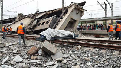 Rail employee dead, passenger injured as bridge collapses at Khanewal station in Pakistan