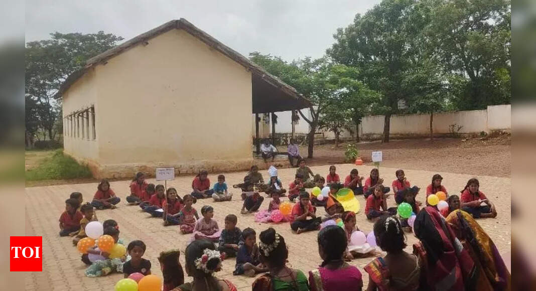 Minister Launches 'Deposit' Scheme to Boost School Enrollment