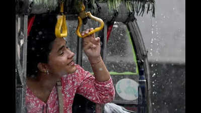 Wet, windy weekend likely; mercury may not rise much