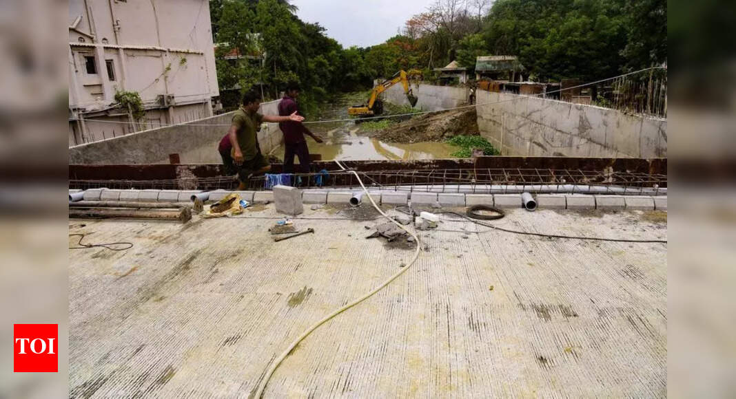 Nagpur's Nag River Widening Project Nears Metro Pillars; Safety Measures in Place