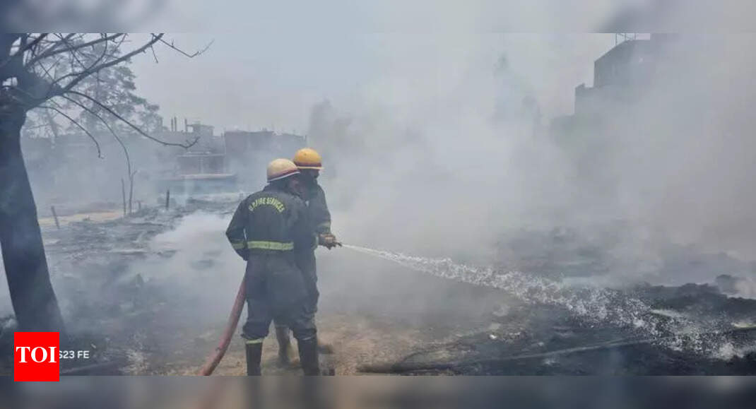 Fire Engulfs Osho Nagar Slum Again: Second Blaze in a Month