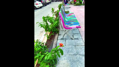 State capital gets benches made of recycled plastic