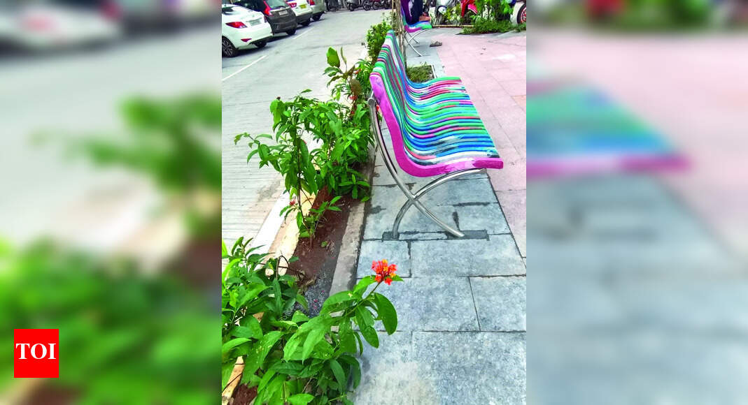 State capital gets benches made of recycled plastic
