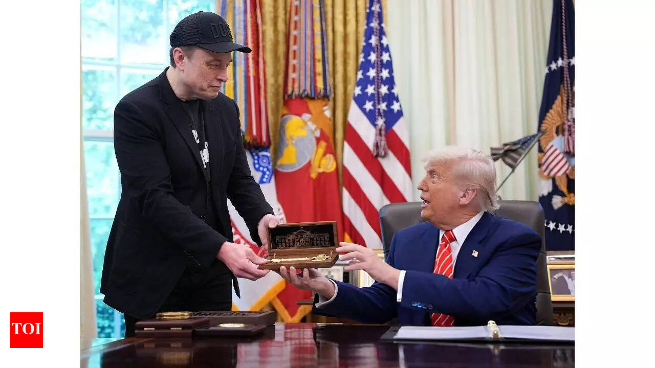 Elon Musk gets a special gift from Donald Trump that he says, he gives only  to ... - The Times of India