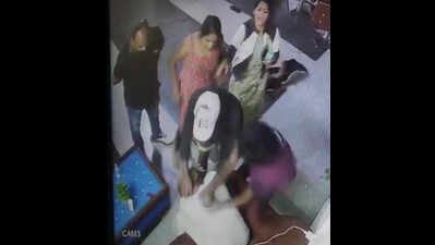 Woman-led gang assaults Bengaluru man over business rivalry; 3 arrested