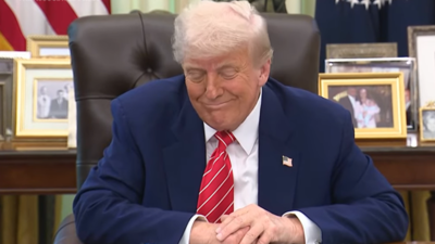  Trump gives marital advice to Macron after viral video of wife shoving him