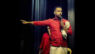 Theatre practitioner denied entry to Kolkata auditorium for wearing lungi; sparks debate
