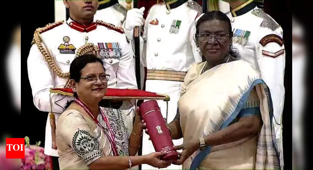 Nurse Dimple Arora Honored with Nightingale Award