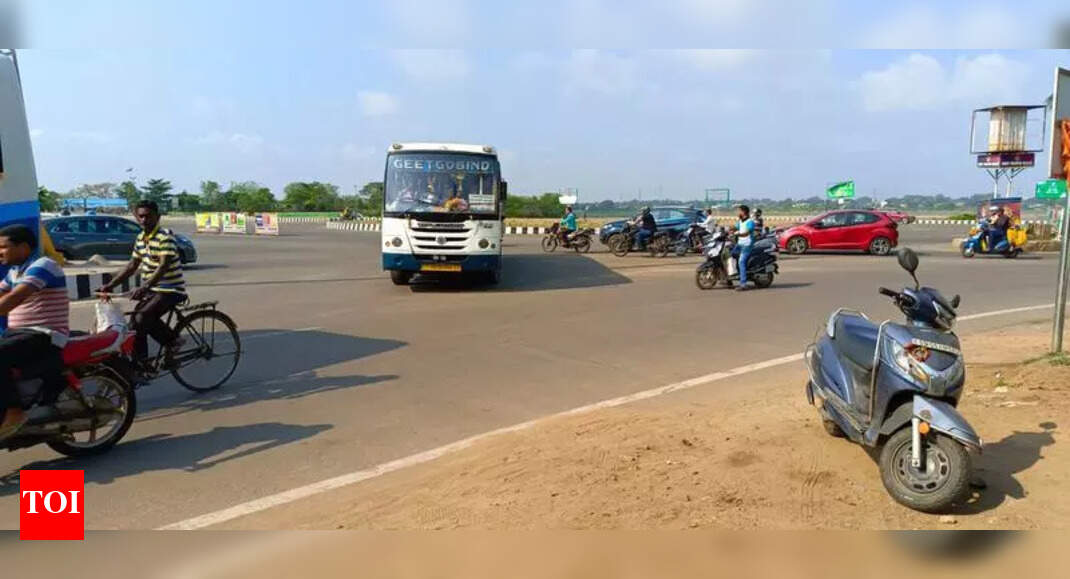 Cuttack's Khannagar Square Fails Pedestrian Safety Audit