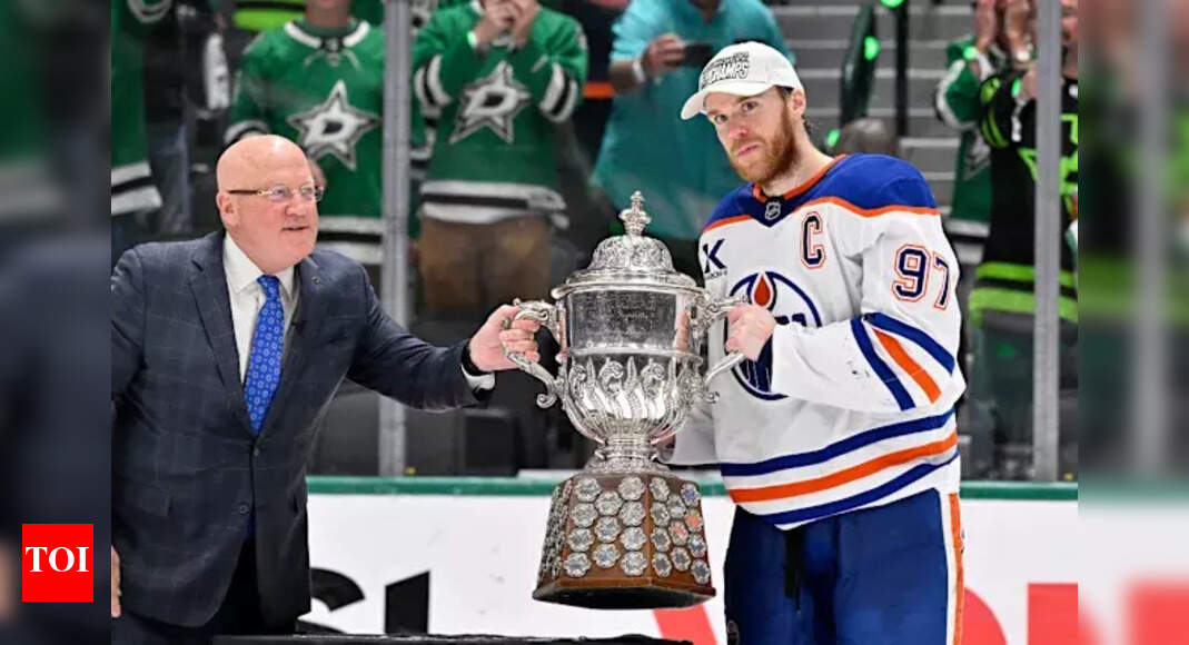 “What the hell?”: Oilers' fans lose it as Connor McDavid breaks superstition by touching the Campbell trophy