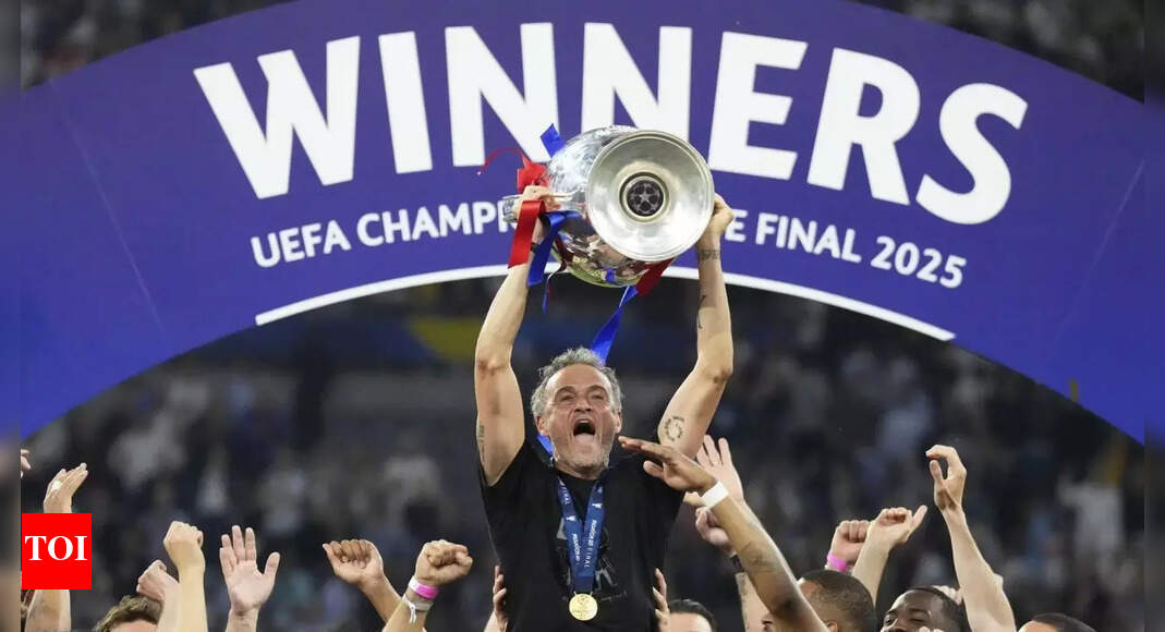 PSG fans unfurl banner honouring Enrique's daughter who passed away from cancer