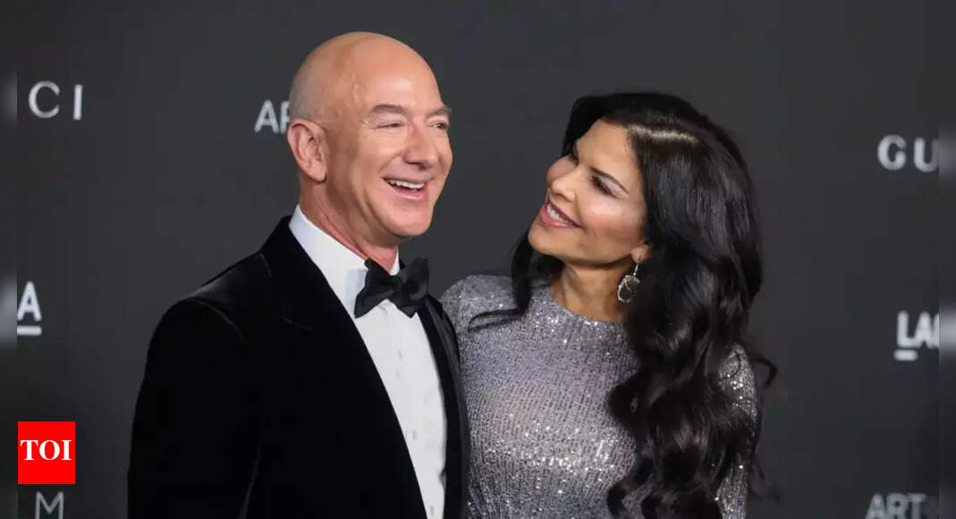 Bezos' Venice Wedding Faces Protests Over City Impact