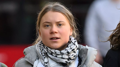  Greta Thunberg faces heat as she leaves for Gaza