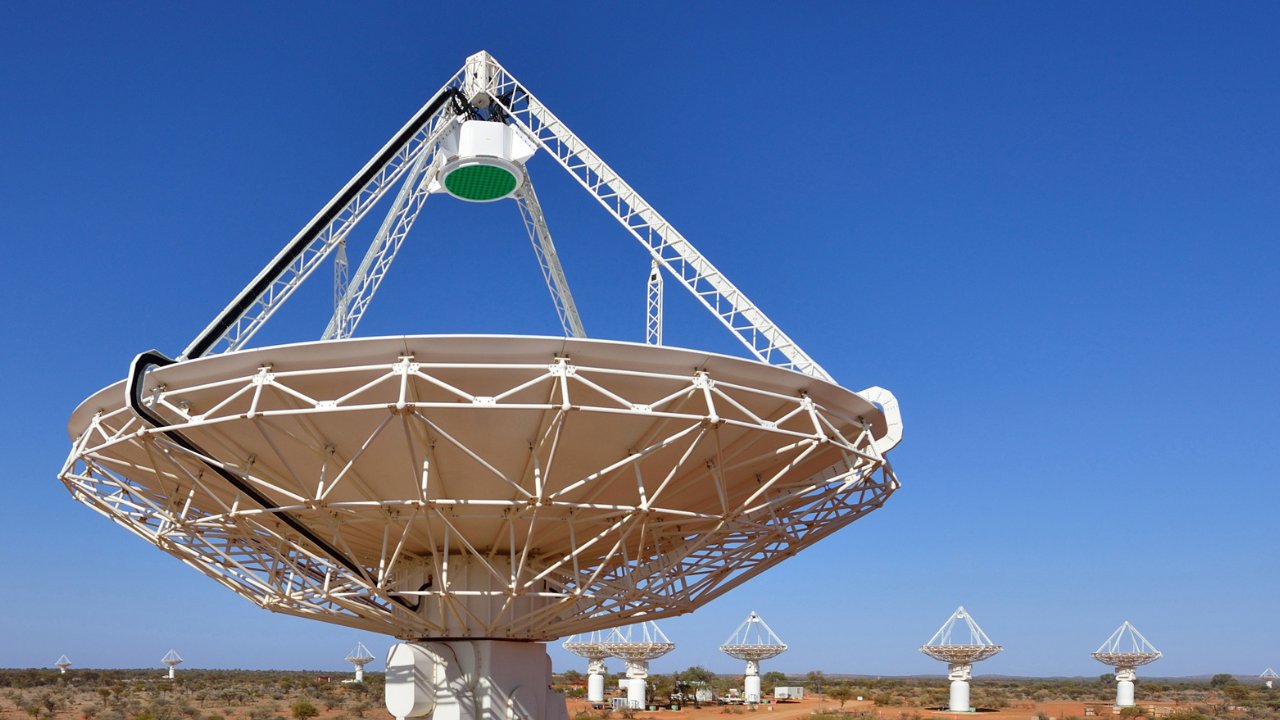 Mysterious space object sends signals to Earth every 44 minutes, scientists baffled