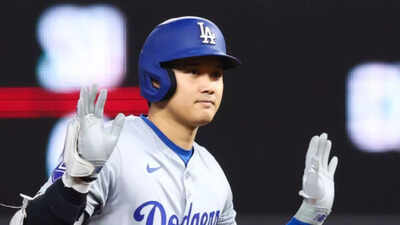 “Omg is this real lol”- Shohei Ohtani takes a quick nap mid-blowout vs Yankees and fans love it
