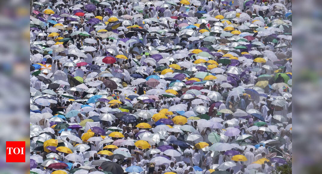 Over 2,69,000 blocked from entering Mecca without permit ahead of Hajj, say Saudi officials