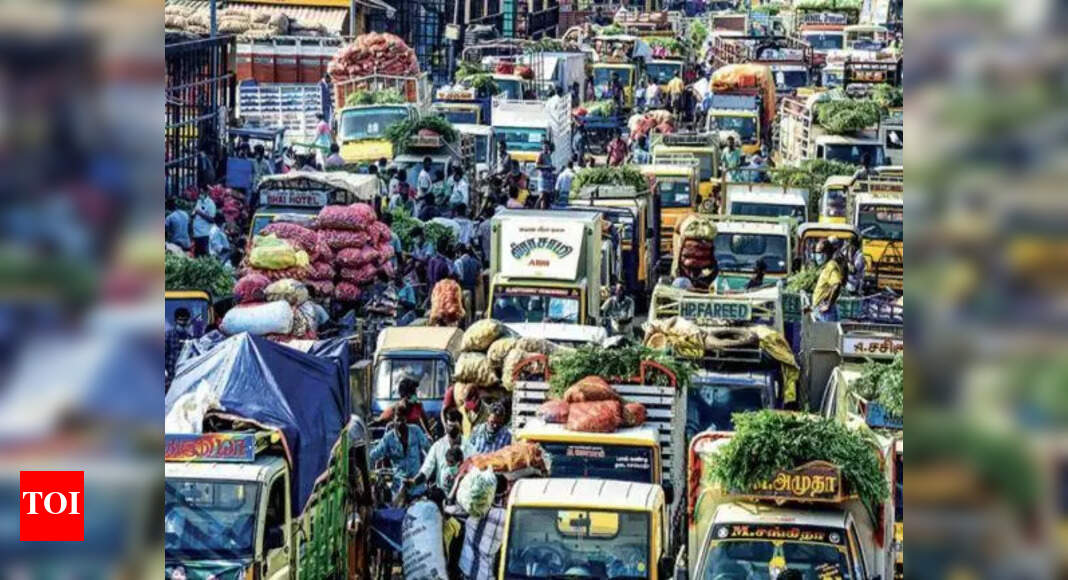Koyambedu Market Traders Protest Unauthorised Vendors' Operations