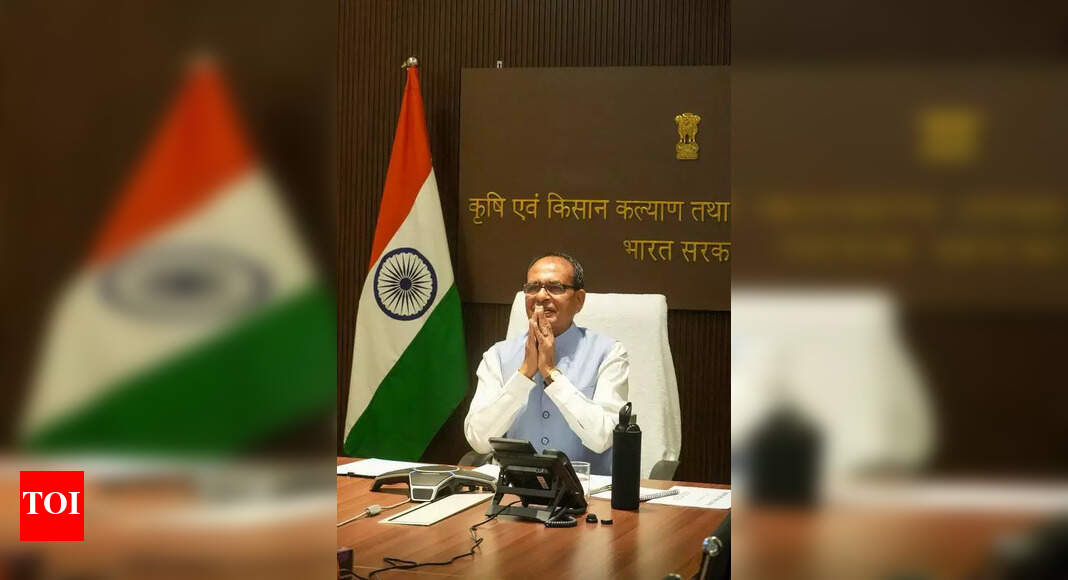 Chouhan: Scientists to Teach Farmers Modern Farming Techniques