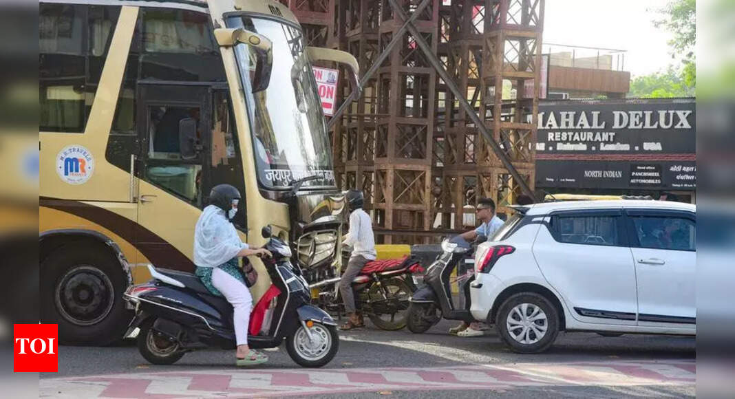 Nagpur Flyover Repairs Cause Traffic Woes