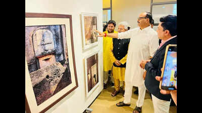 Solo photo show on Lucknow’s Residency enthrals all