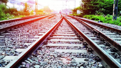 Representative image Alert locopilot spots 20-ft-long pipe on tracks in UP, foils derailment bid