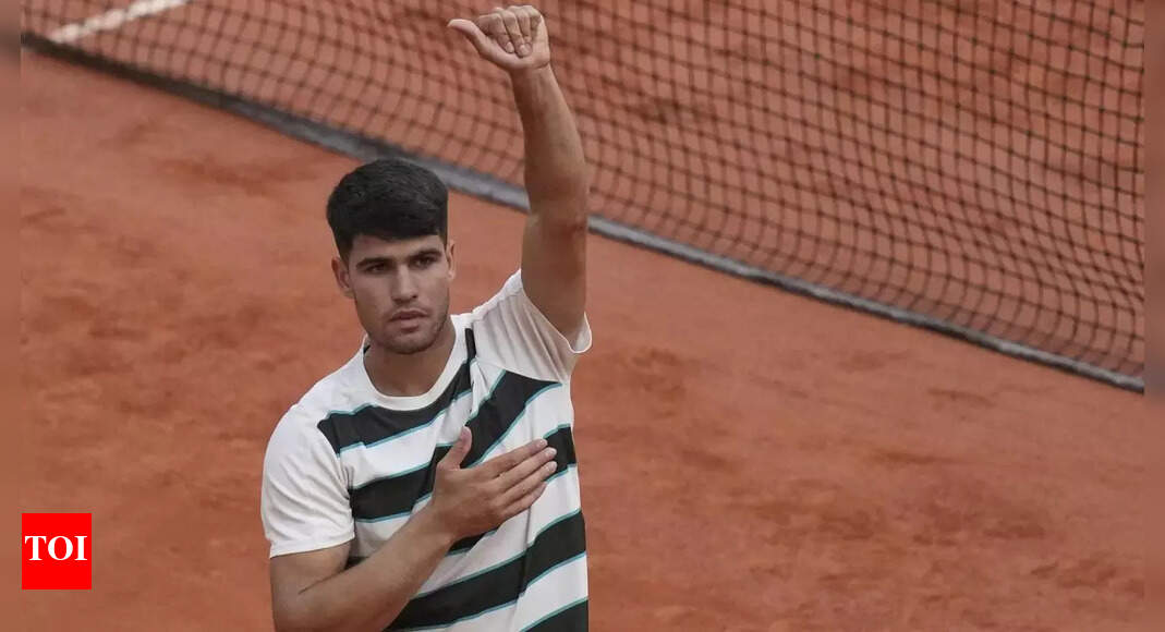 Alcaraz Shows Sportsmanship, Concedes Point in French Open Match