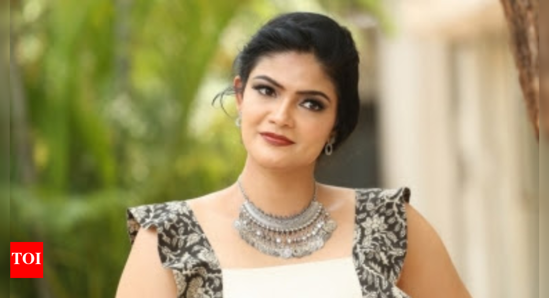 Kalpika Ganesh’s pub birthday clash video