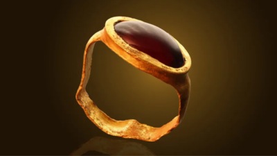2,300-year-old gold ring found in Jerusalem linked ancient engagement rituals