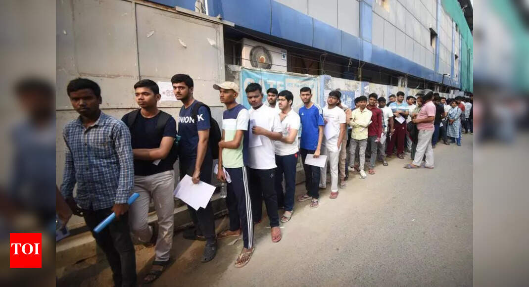 JEE Advanced: Are CBSE Students Gaining Edge Over State Board Students?