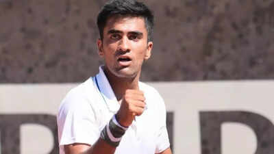  Hitesh Chauhan deals with Swede challenge