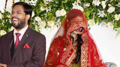 Khan Sir's reception photos go viral; Wife looks stunning in traditional ghungat outfit