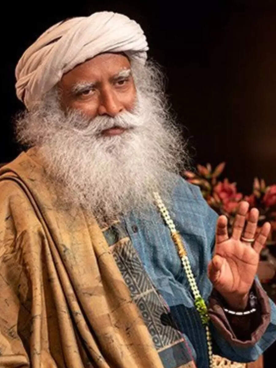 10 inspiring quotes by Sadhguru on love and life