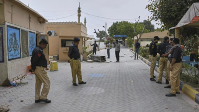 Pakistan jailbreak: Over 200 prisoners flee during earthquake evacuation in Karachi
