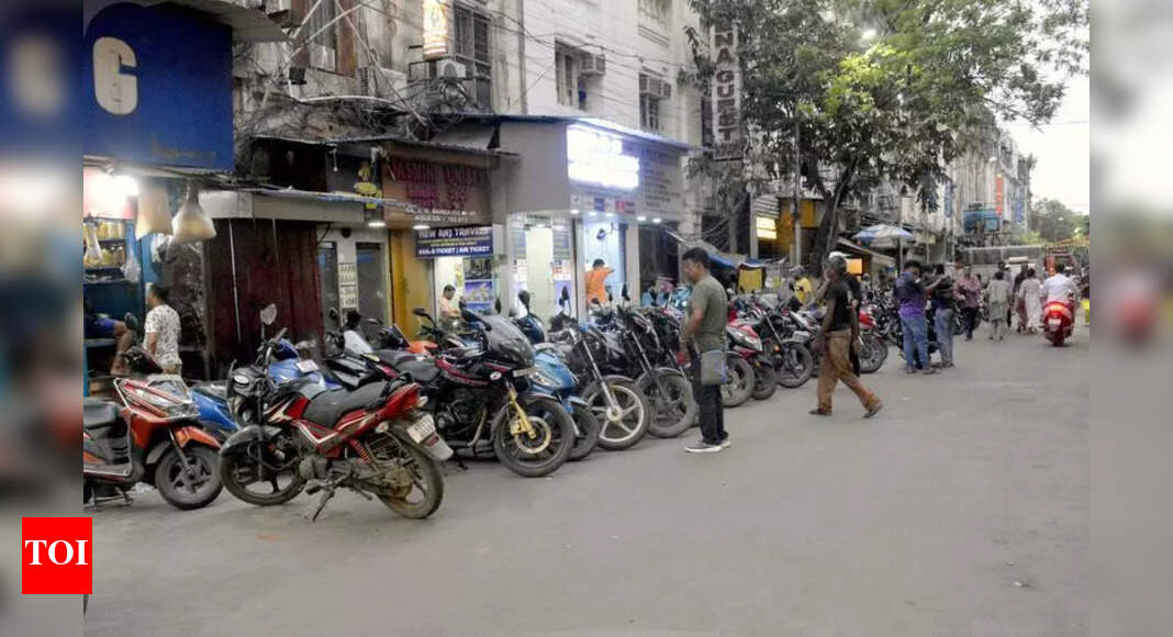 Kolkata Cyclists Urge CM to Lift Road Ban