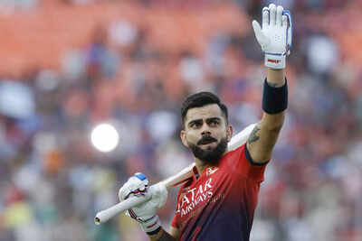 Goosebumps! Virat Kohli makes grand entry and Ahmedabad crowd can't keep calm