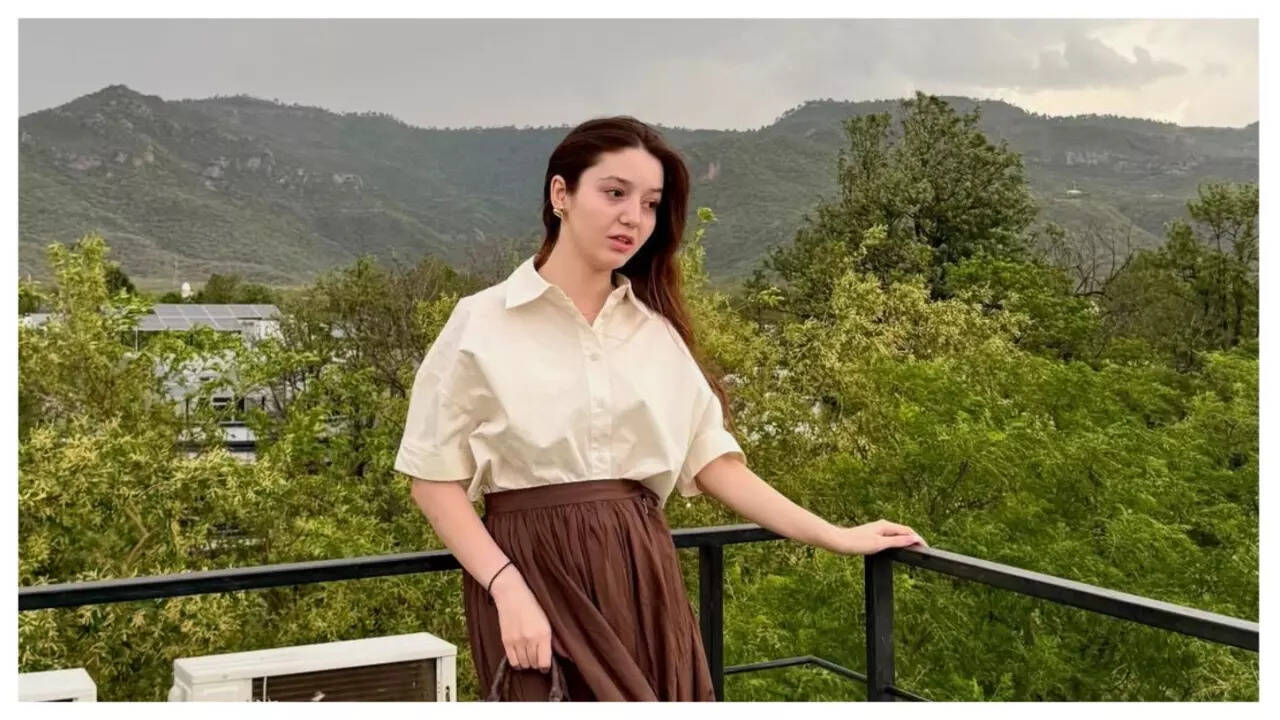 Pakistani TikTok star Sana Yousaf shot dead at home, her last words were….  - The Times of India