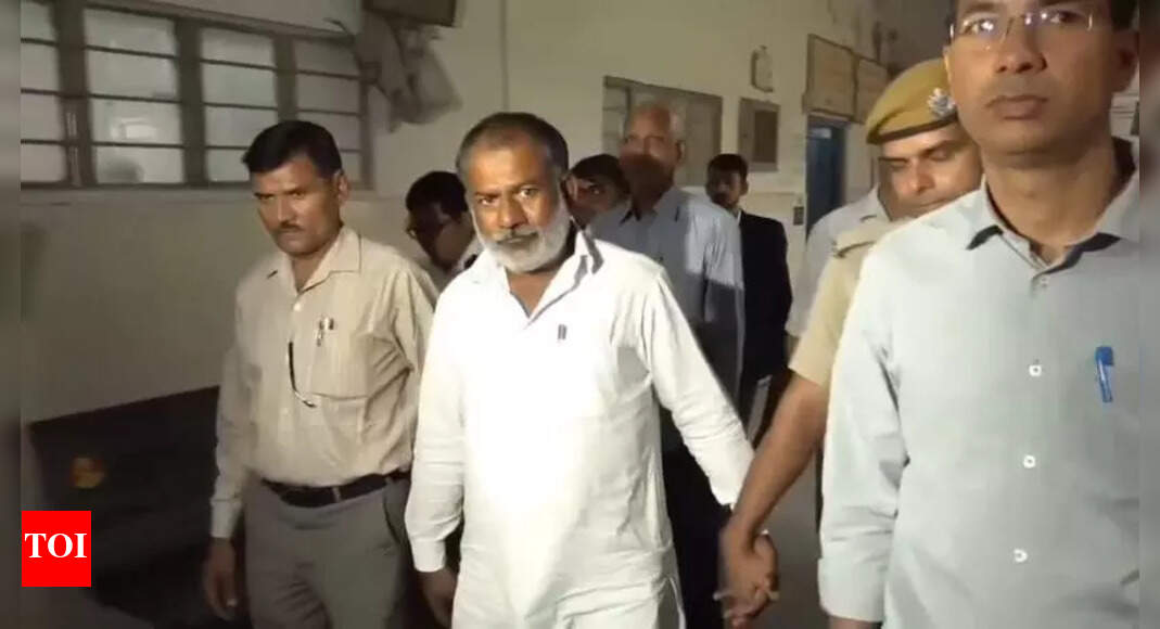 Indian Officials Arrested in Separate Espionage Cases Linked to Pakistan