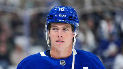 Insider reveals Carolina Hurricanes and Chicago Blackhawks preparing massive offers for Mitch Marner
