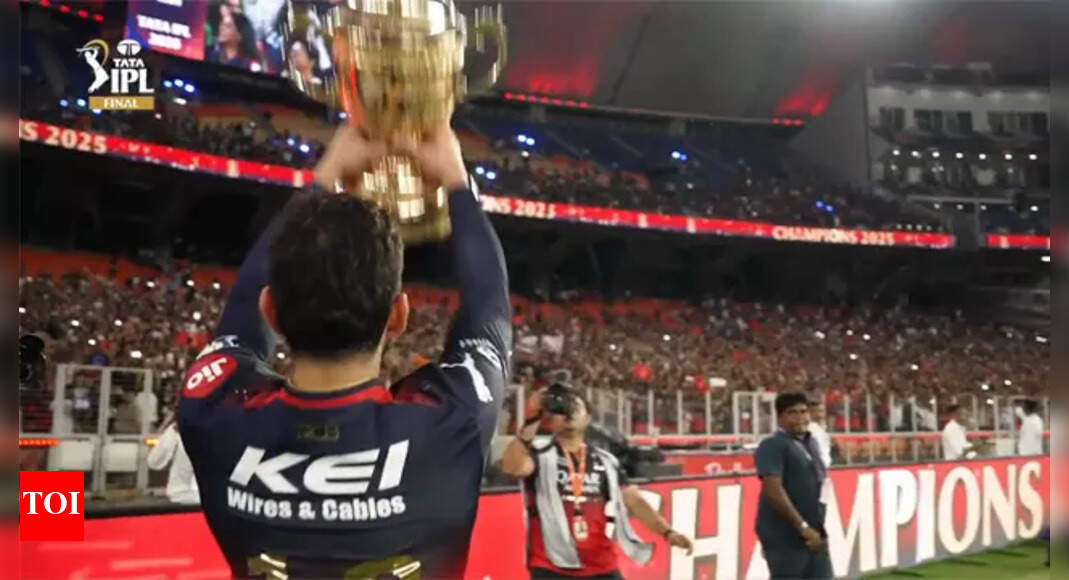 Virat Kohli carries IPL trophy to RCB faithful: 'This was loyalty paying rent after 18 years' - Watch