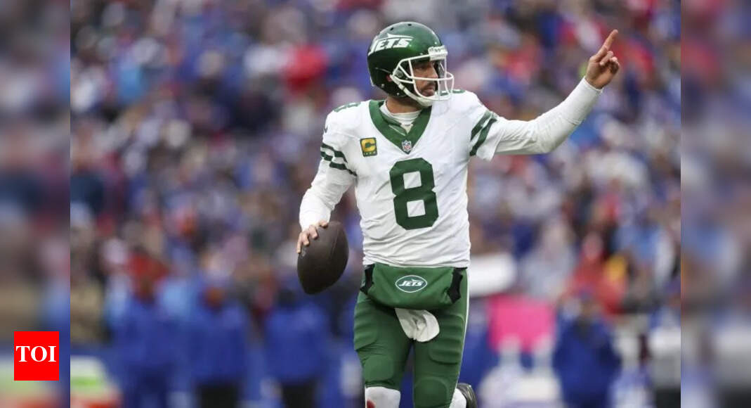 Aaron Rodgers speculation sparks frustration in Steelers locker room amid QB uncertainty