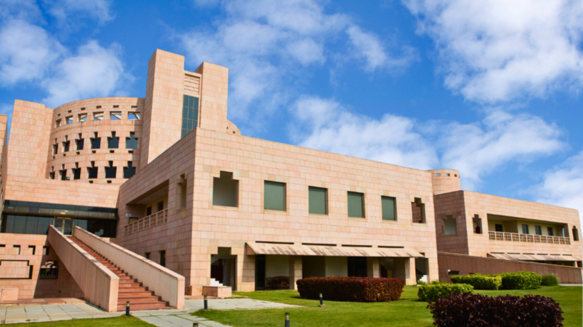 Master product life cycle with efficacy with ISB Online’s Professional Certificate in Product Management