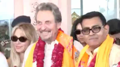 Errol Musk, the father of Tesla CEO Elon Musk, wins hearts after seeking blessings at Ram Mandir