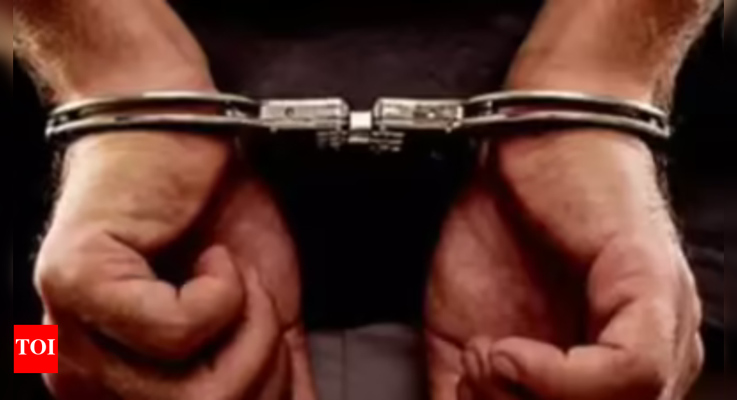 Turkey arrests five mayors from CHP opposition party