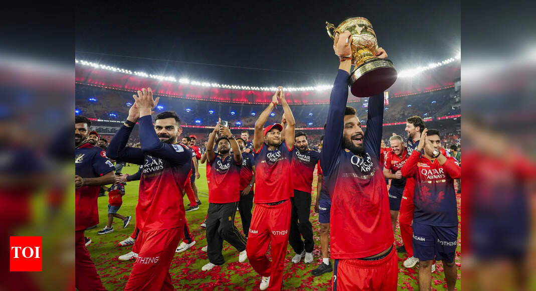 RCB fans celebrate IPL victory with Vijay Mallya posters in Bengaluru