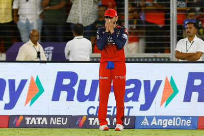  Virat Kohli struggles to speak as Bengaluru crowd goes crazy during IPL title celebrations