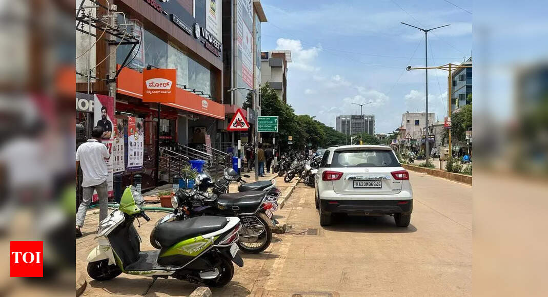 Hubballi’s TenderSURE Road Deteriorates, Demands Immediate Attention