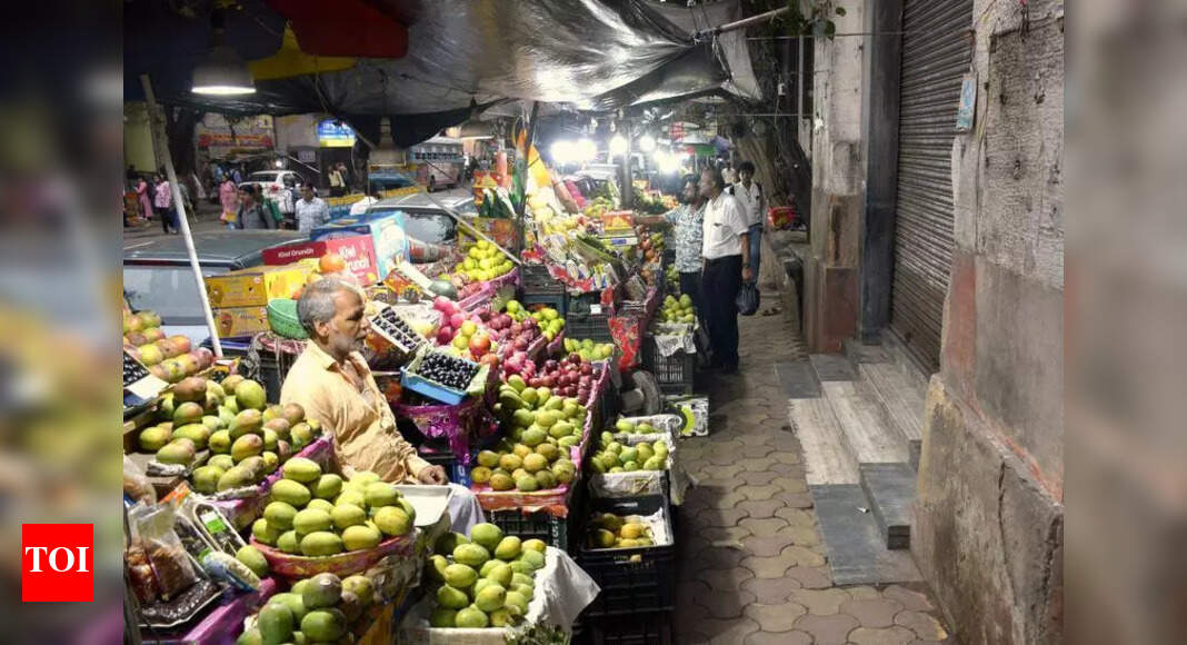 Kolkata Mayor Asks Hawker Unions to Relocate Vendors on NS Road