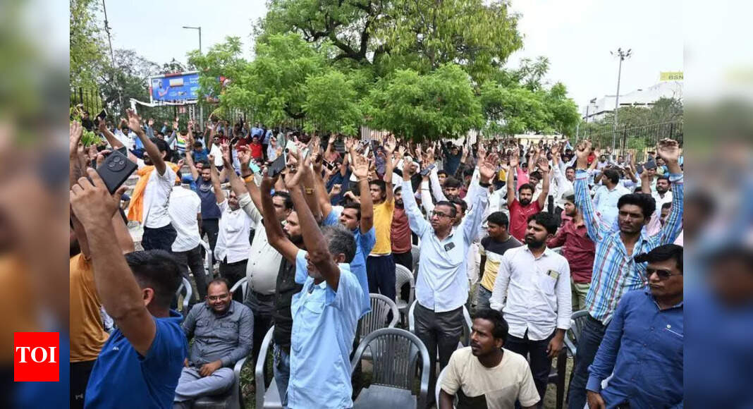 Jaipur Cab Strike: Drivers Clash with Autos, Tensions Rise