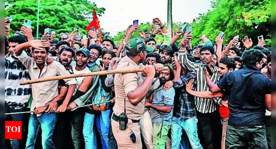 Bengaluru stampede: Anger erupts against netas & cops for turning joy into grief