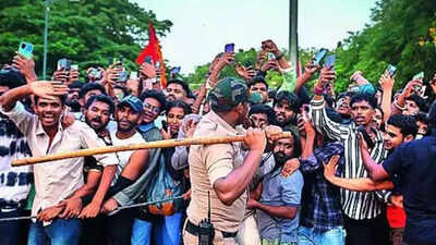 'It's shameful city couldn't manage 1km victory parade': Bengaluru’s day of embarrassment as city fails its enthusiastic fans